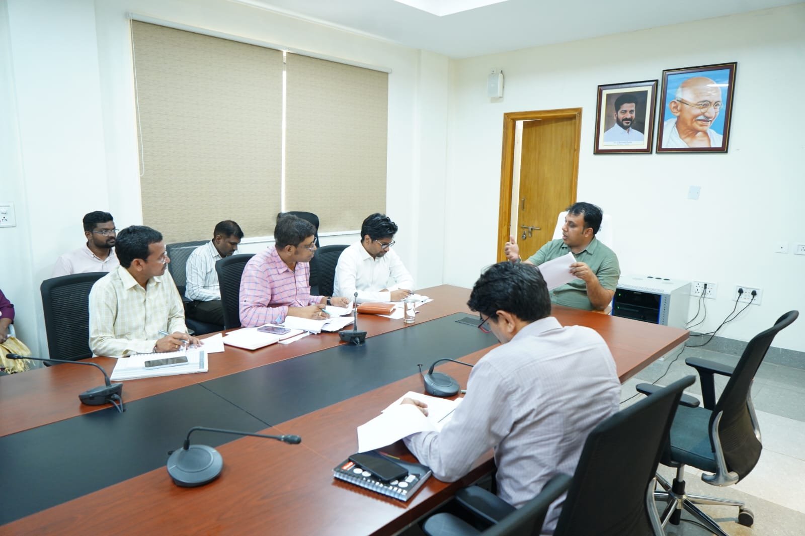 కొనుగోలు ప్రక్రియను నిర్ణీత గడువులోపు పూర్తి చేయాలి  జిల్లా కలెక్టర్ సందీప్ కుమార్ ఝా